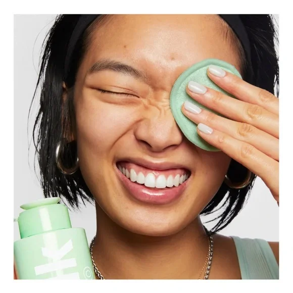 Milk Makeup Hydro Ungrip Makeup Remover - Picture 2 of 2